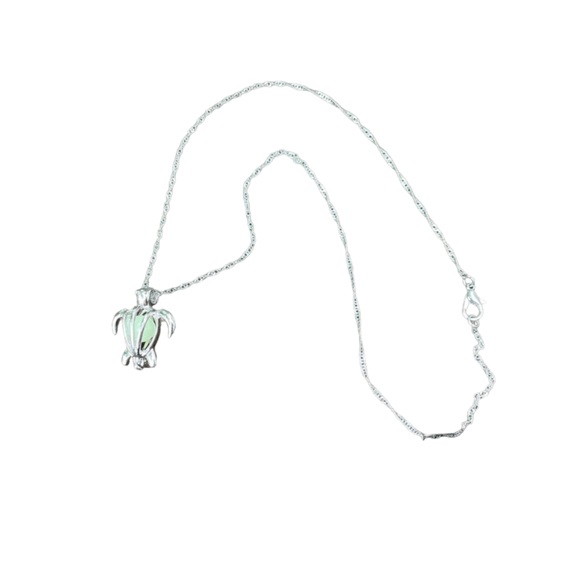 Silver Sea Turtle Pendant with Bead 18” chain Lobster clasp Fashion Jewelry - Picture 6 of 7